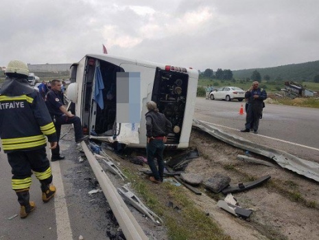 Samsun'da askerleri taşıyan otobüs kaza yaptı