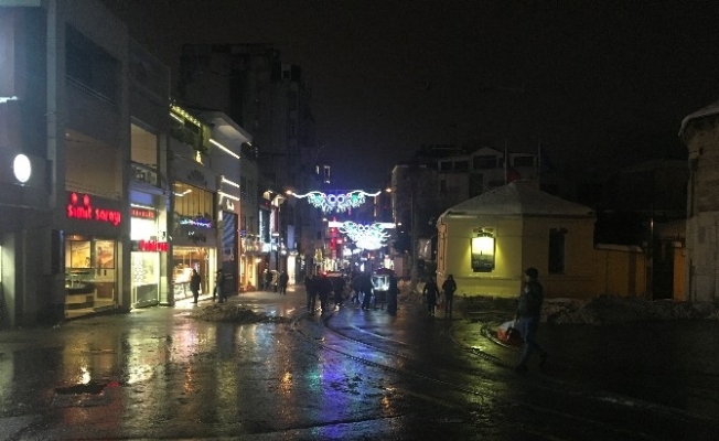 İstanbul’da kar yağışı etkisini kaybetti