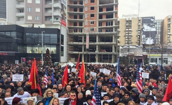 Kosova’da Haradinaj’a destek protestoları dalga dalga yayılıyor