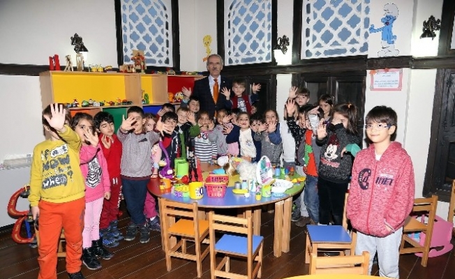 Oyuncak kütüphanesi Türkiye’ye örnek oldu