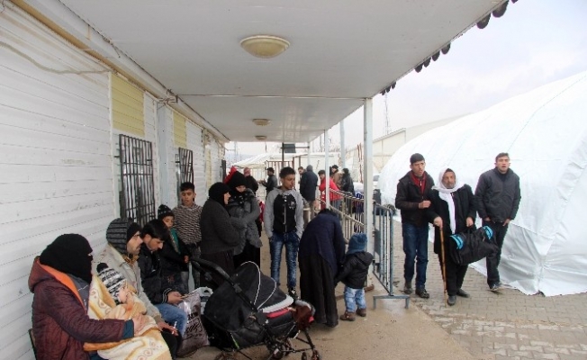 Suriyelilerin bir kısmı ülkelerine dönüyor