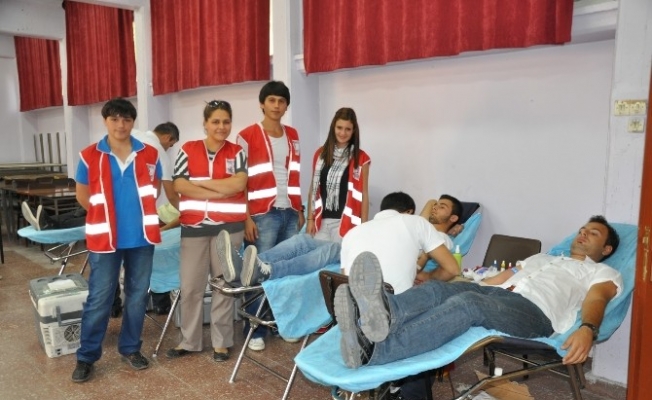 Türk Kızılayı Soma’da kan bağışı hareketi başlattı