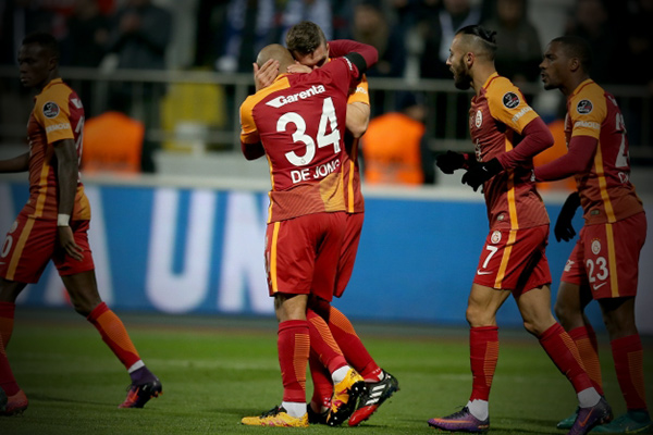 Galatasaray Osmanlıspor karşısında sahaya çıkıyor