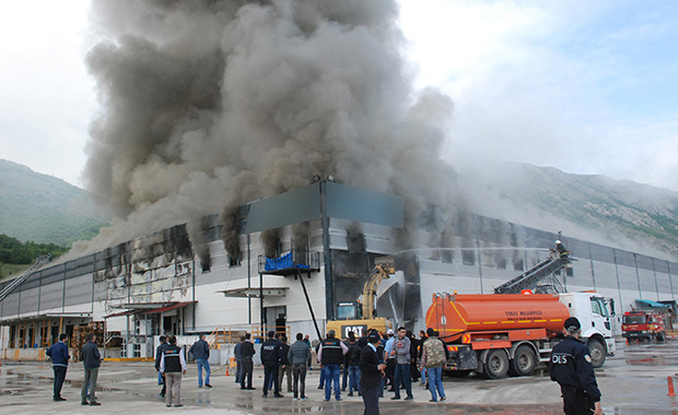 Karadeniz'de Organize Sanayi Bölgesinde korkutan yangın