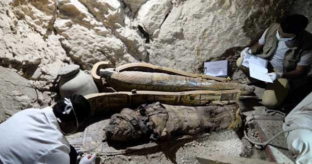 Mısır'da 17 mumya bulundu