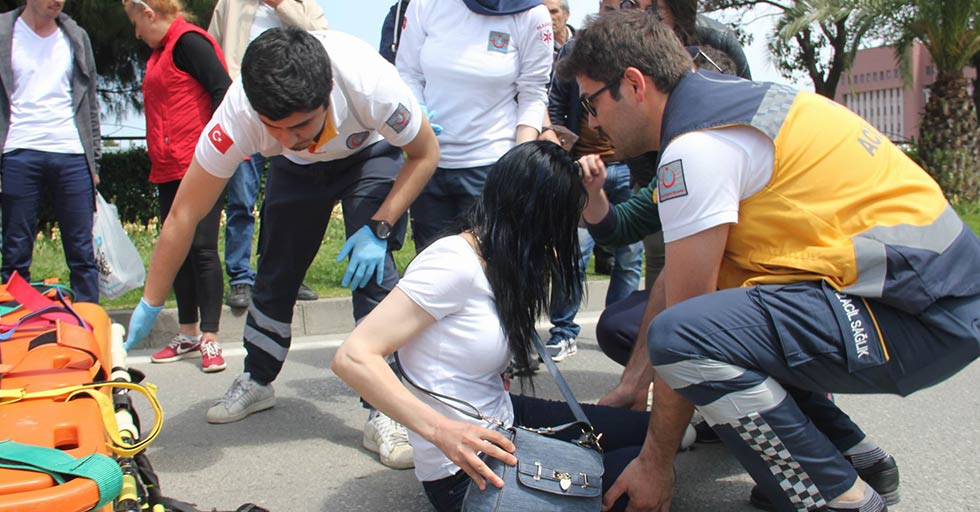 Samsun'da 23 yaşındaki kıza otomobil çarptı
