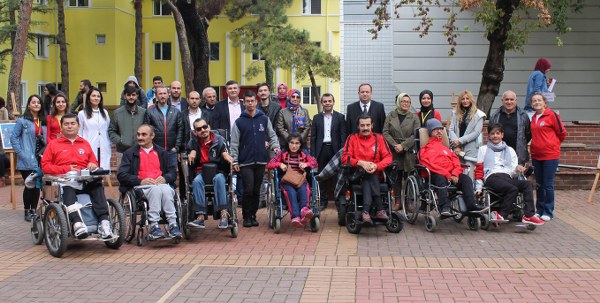 Samsun'da üniversite öğrencileri engelli bireylerle buluştu