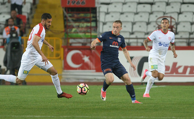 Başakşehir Antalyaspor'u konuk ediyor