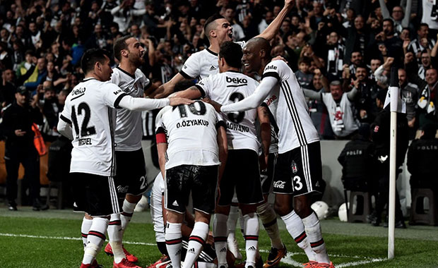 Beşiktaş Antalyaspor deplasmanında sahaya çıkıyor