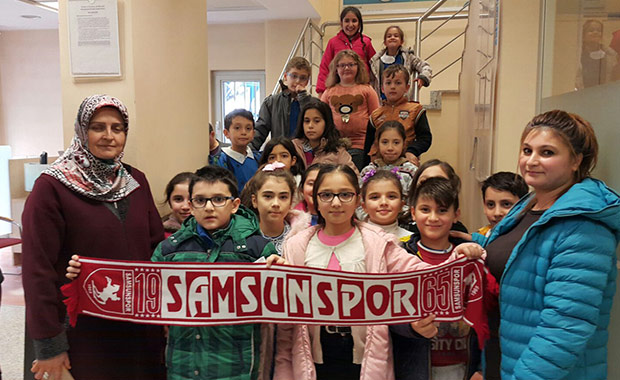 Öğrencilerden Samsunspor'a yardım