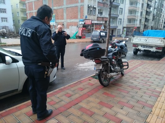 Samsun'da motosiklet ve hafif ticari araç çarpıştı