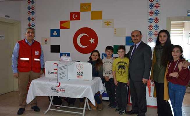 Atatürk Ortaokulu'ndan Mehmetçiğe destek