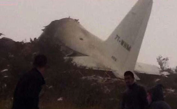 Cezayir'de askeri uçak düştü: 257 ölü