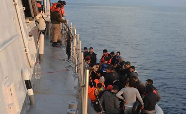 113 kaçak göçmen İzmir'de yakalandı