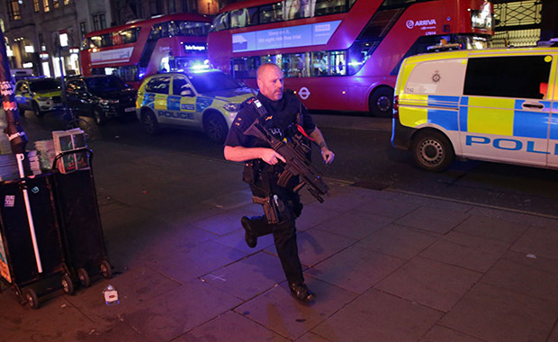 Londra'da patlama: Çok sayıda yaralı var