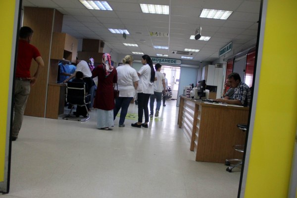 Samsun'da hastanede kapıyı kilitleyip doktoru dövdü
