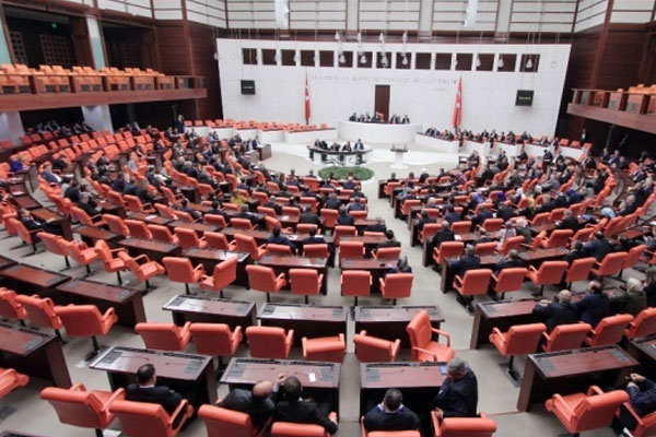 AK Parti'den cezaevlerine yönelik kanun teklifi