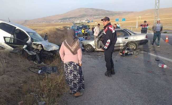 Konya’da feci kaza: 5 ölü, 2 ağır yaralı