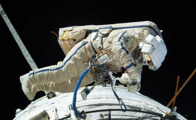 Rus kozmonotlar uzay yürüyüşüne çıktı