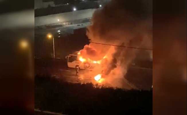 Kocaeli’de yolcu otobüsü alev alev yandı