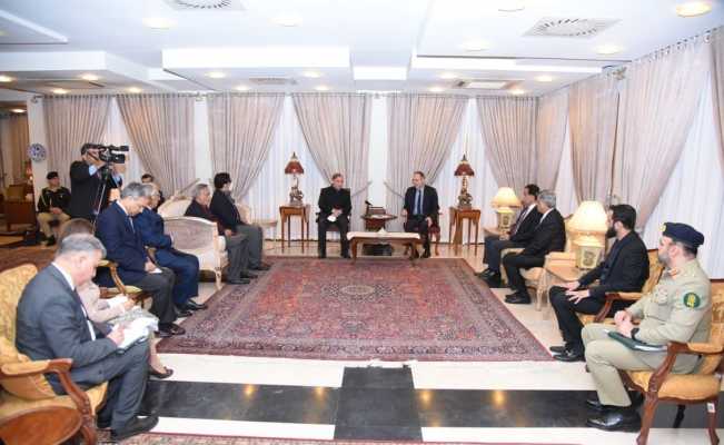 Pakistan Başbakanı Şerif, İslamabad’daki Türk Büyükelçiliğini ziyaret etti