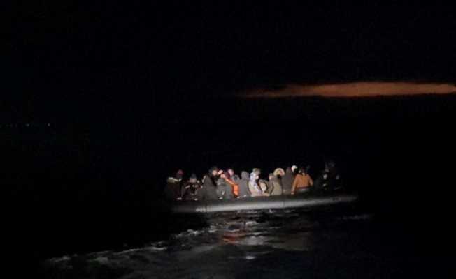 İzmir’de 37 göçmen kurtarıldı