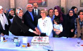 Yusuf Ziya Yılmaz AK Partili kadınlara teşekkür etti
