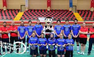 İşitme Engelliler Badminton Milli Takımı Bafra’da hazırlanıyor