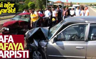 Samsun'da iki otomobil kafa kafaya çarpıştı: 6 yaralı