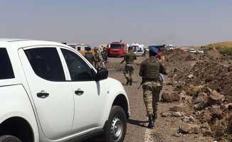 Diyarbakır'da askeri aracın geçişi sırasında patlama: 2 sivil şehit