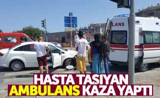 Samsun'da hasta taşıyan ambulans kaza yaptı