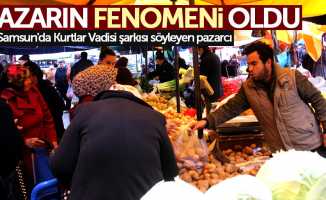 Samsun'da Kurtlar Vadisi şarkısı söyleyen pazarcı