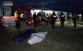 Van'da yolcu otobüsü devrildi: 2 ölü, 21 yaralı