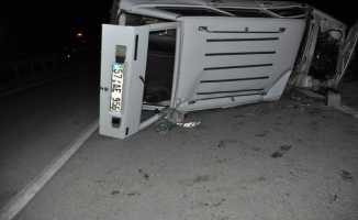 Sinop'ta otomobil takla attı: 2 yaralı