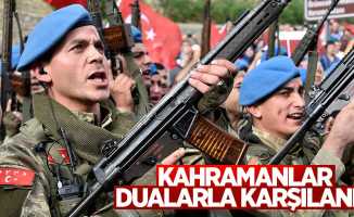 Karadeniz'de PKK'lı teröristleri öldüren askerler dualarla karşılandı