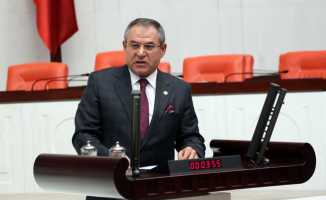 Zeybek: Atatürk’ü yok sayacak sistem anlayışını reddediyoruz