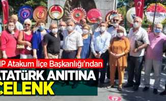 CHP Atakum İlçe Başkanlığı'ndan Atatürk anıtına çelenk