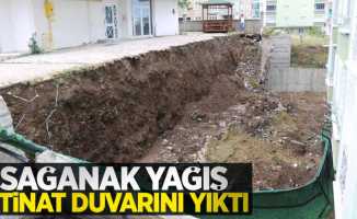 Samsun'da sağanak yağmur istinat duvarını yıktı