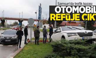 Samsun'da feci kaza: Otomobil refüje çıktı