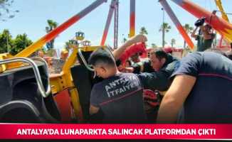 Antalya’da lunaparkta salıncak platformdan çıktı