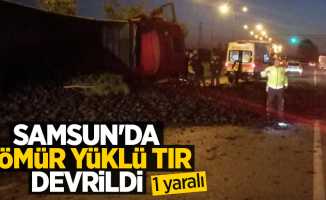 Samsun'da kömür yüklü tır devrildi: 1 yaralı
