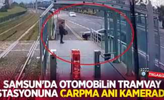 Samsun'da otomobilin tramvay istasyonuna çarpma anı kamerada