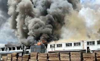 Başkentte korkutan yangın: 4 kişi dumandan etkilendi