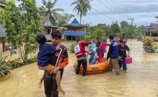 Endonezya’da sel ve heyelan faciası: 15 ölü
