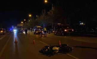 Otomobilin çarptığı motosiklet kazasında ölü sayısı 2’ye yükseldi