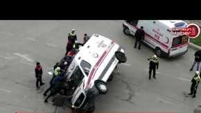 Samsun'da ambulans kaza yaptı 3 yaralı